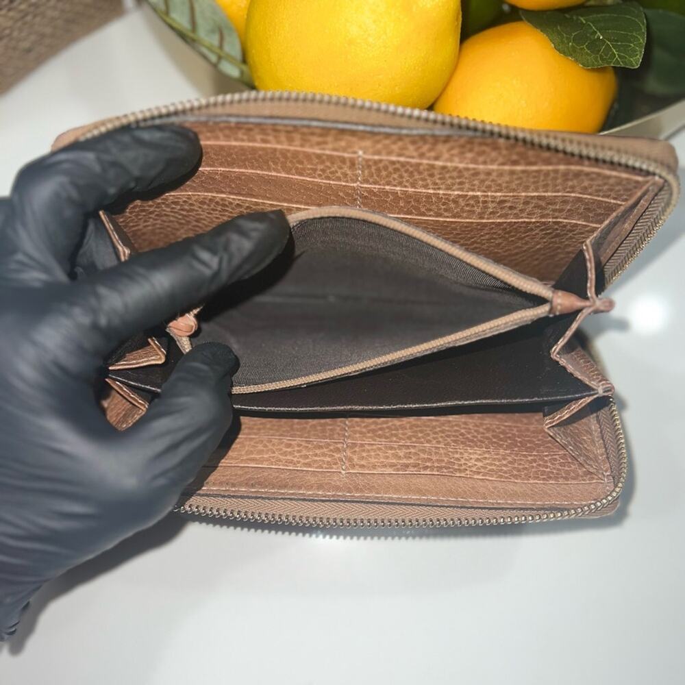 Gucci Tan Leather Embossed Wallet - Picture 6 of 8